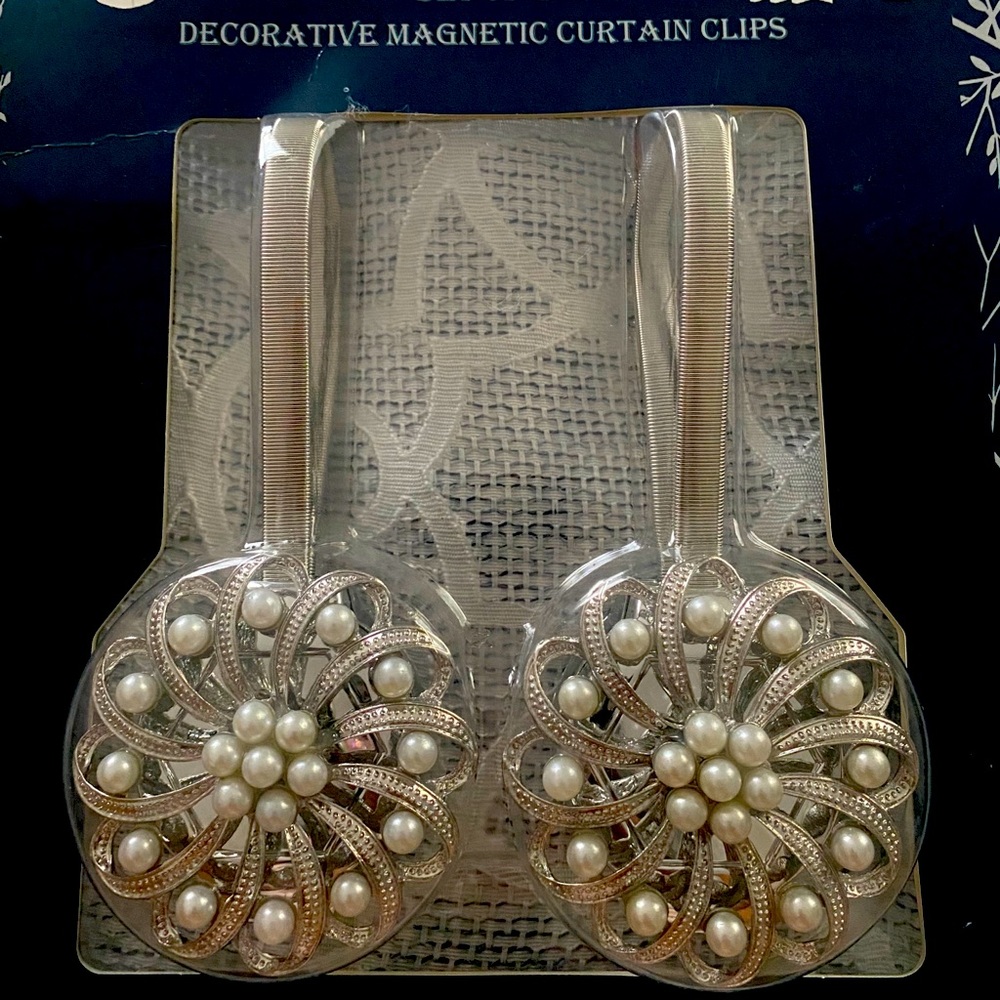 Magnetic Curtain Clips